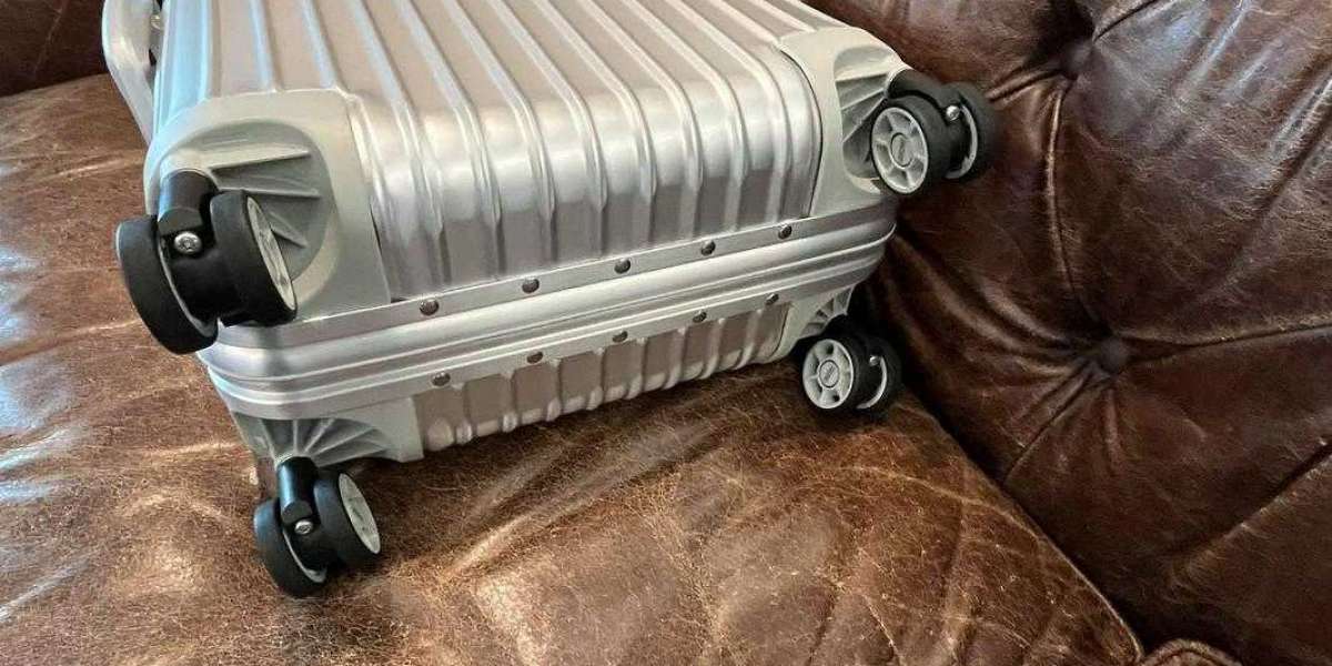 RIMOWA：旅行中的奢華與品質之選